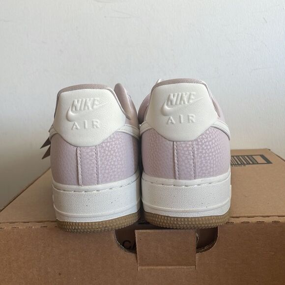 Nike Air Force 1 Low 07 Platinum Violet/Light Bone US Women 10.5/UK8(FN6326-001) - Picture 9 of 11